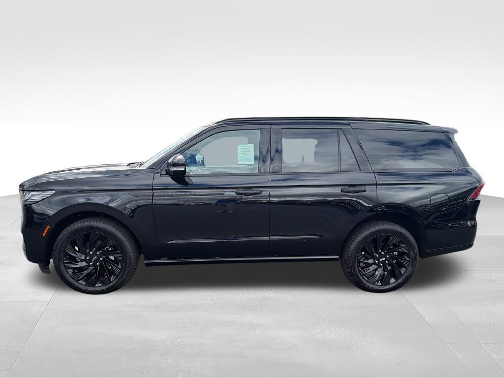 New 2027 Lincoln Navigator Reserve w/ Jet Appearance Package AWD/4WD image 2