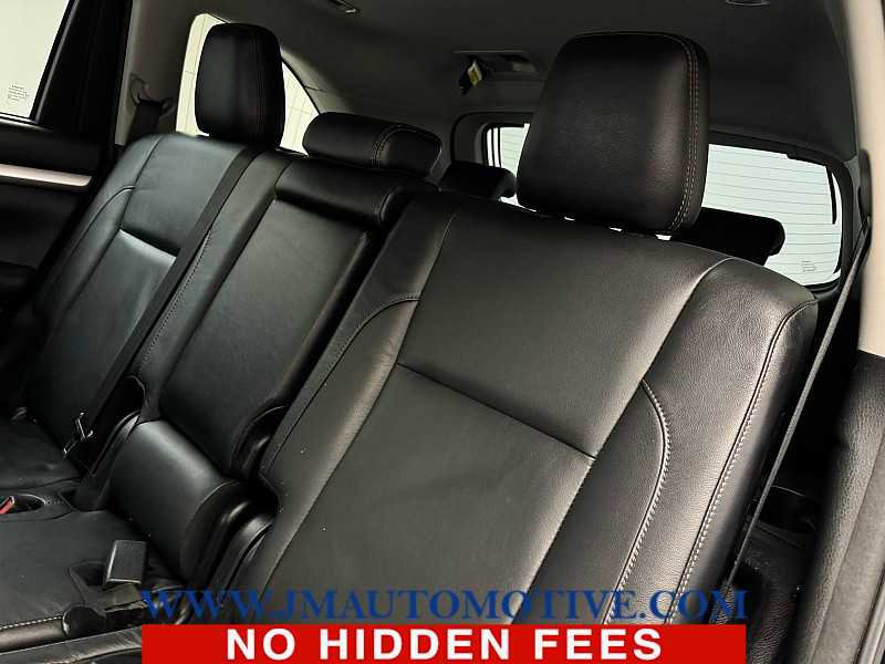 Used 2018 Toyota Highlander XLE image 16