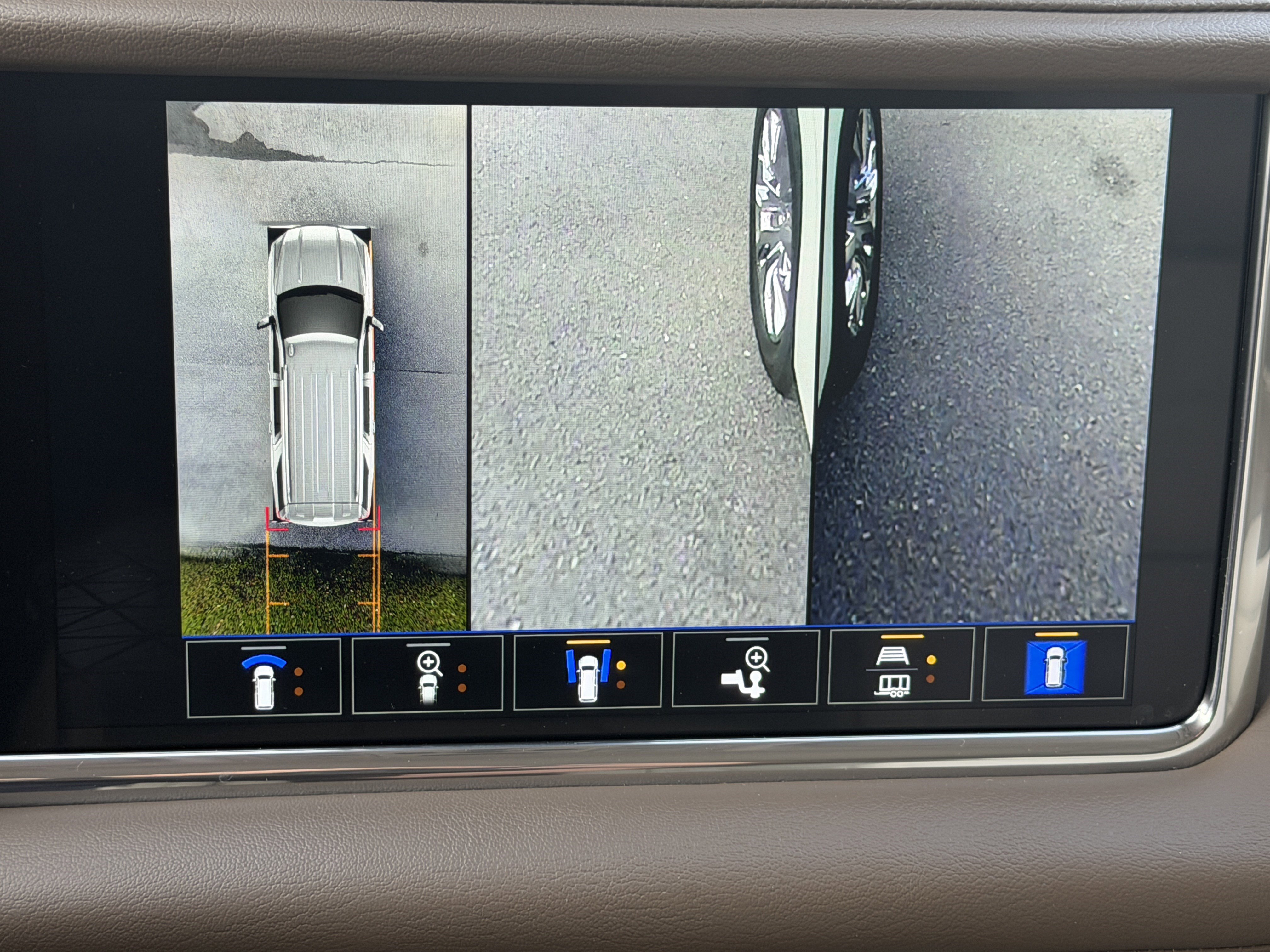 Used 2022 GMC Yukon Denali AWD/4WD image 30