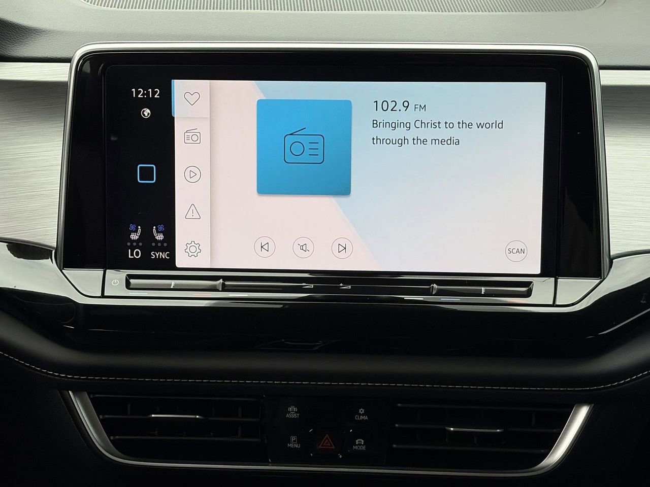 New 2026 Volkswagen Atlas Cross Sport SE image 21