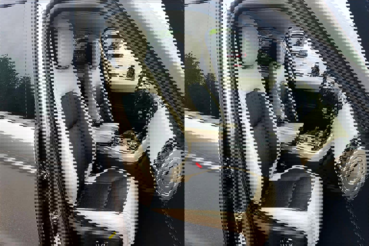 Used 2018 Land Rover Range Rover Sport HSE Dynamic image 8