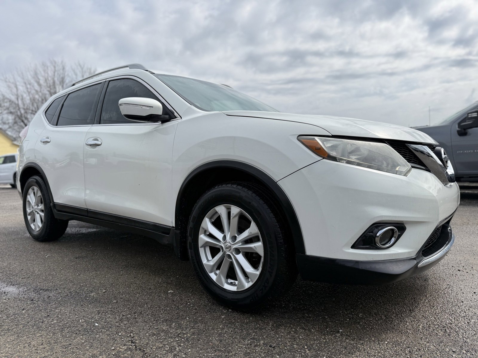 Used 2014 Nissan Rogue SV image 8