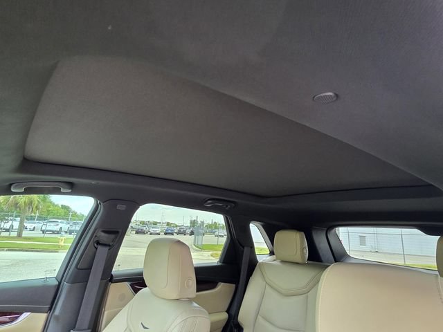 Used 2017 Cadillac XT5 Premium Luxury FWD image 8