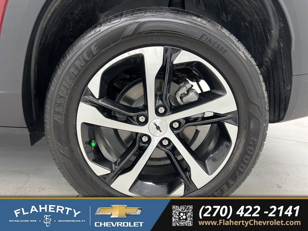 Used 2024 Chevrolet Trax RS w/ Driver Confidence Package FWD image 19