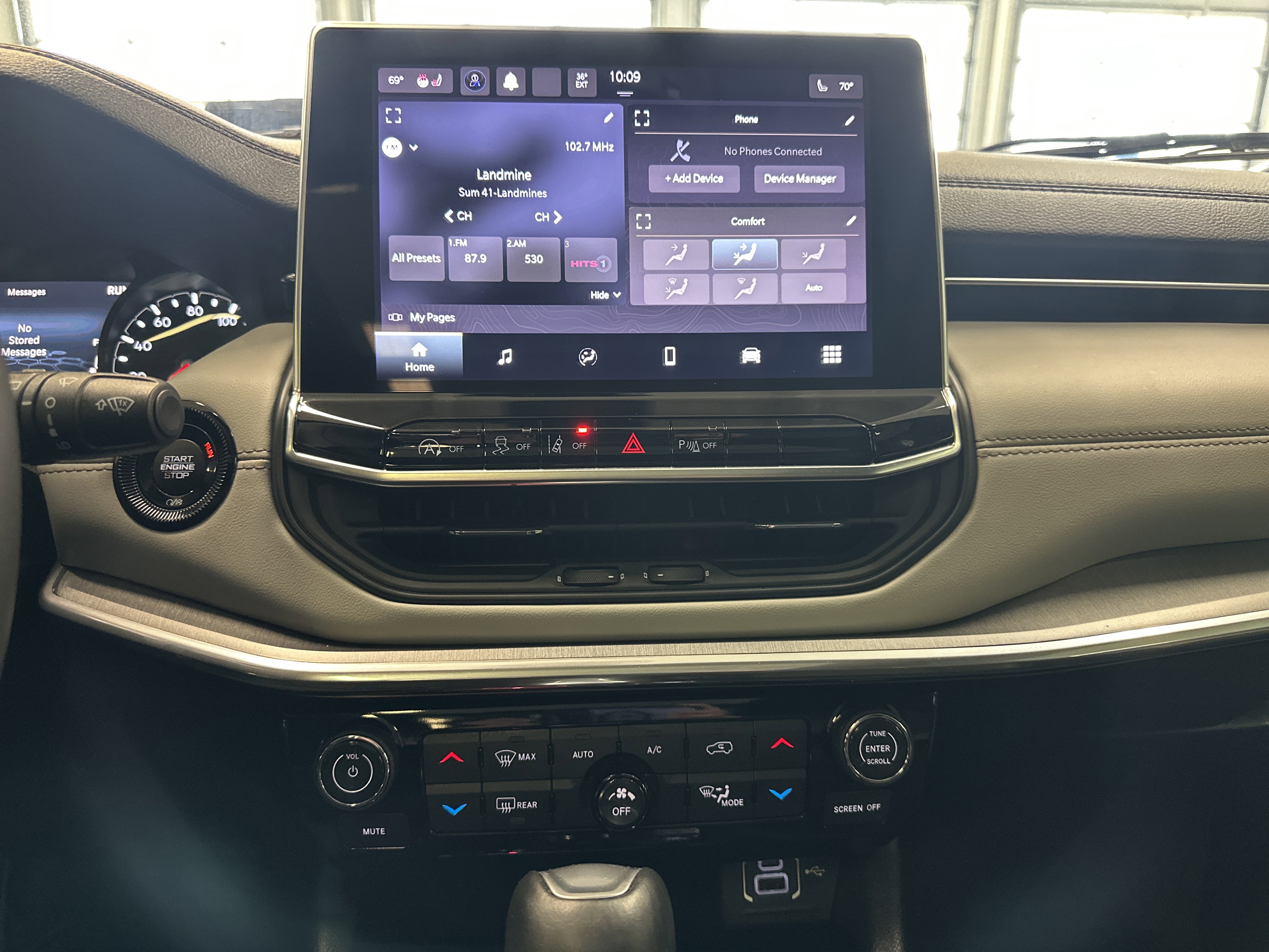 Used 2023 Jeep Compass Limited w/ Sun and Sound Group image 3