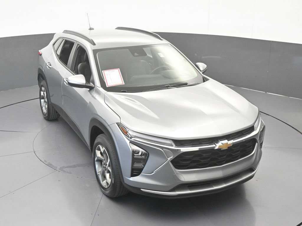 Used 2025 Chevrolet Trax LT w/ Driver Confidence Package FWD image 49
