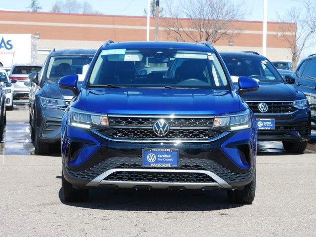 Certified 2023 Volkswagen Taos SE w/ Panoramic Sunroof Package image 2