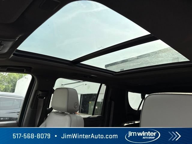 Certified 2023 GMC Yukon XL SLT w/ SLT Premium Package AWD/4WD image 12