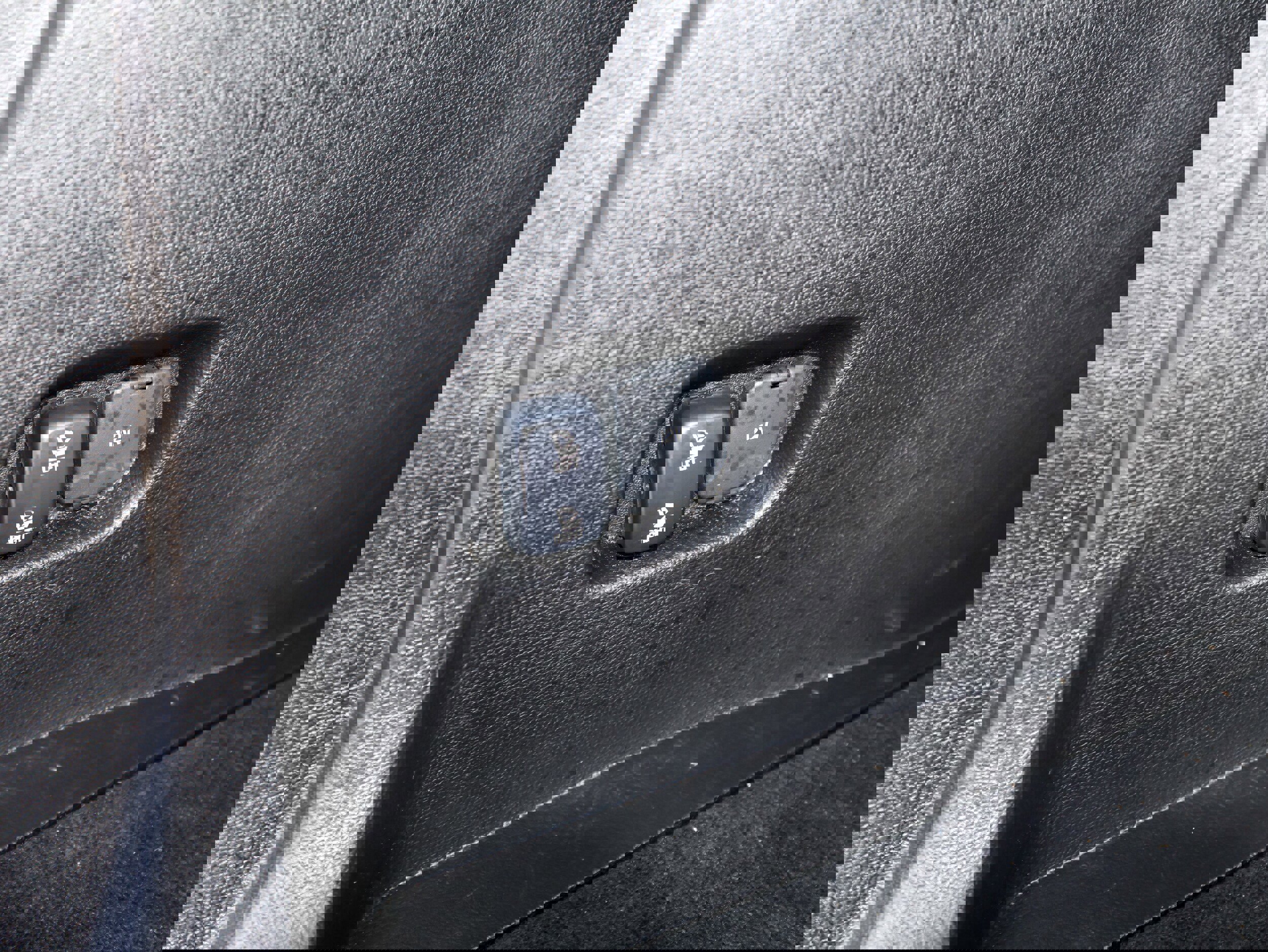 Used 2024 Ford Edge SEL w/ Convenience Package image 11