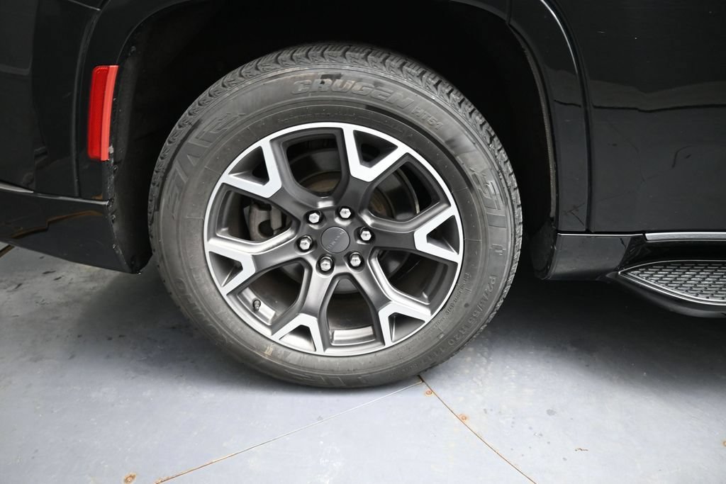 Used 2024 Jeep Wagoneer Series III AWD/4WD image 29
