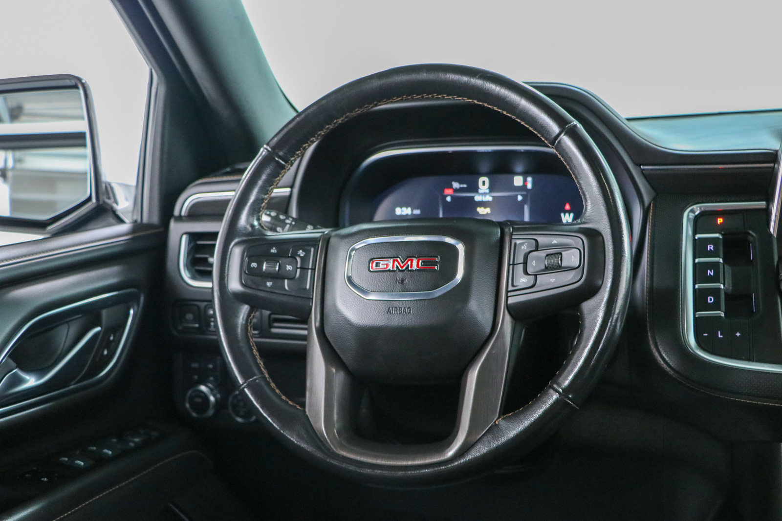 Used 2022 GMC Yukon AT4 AWD/4WD image 13