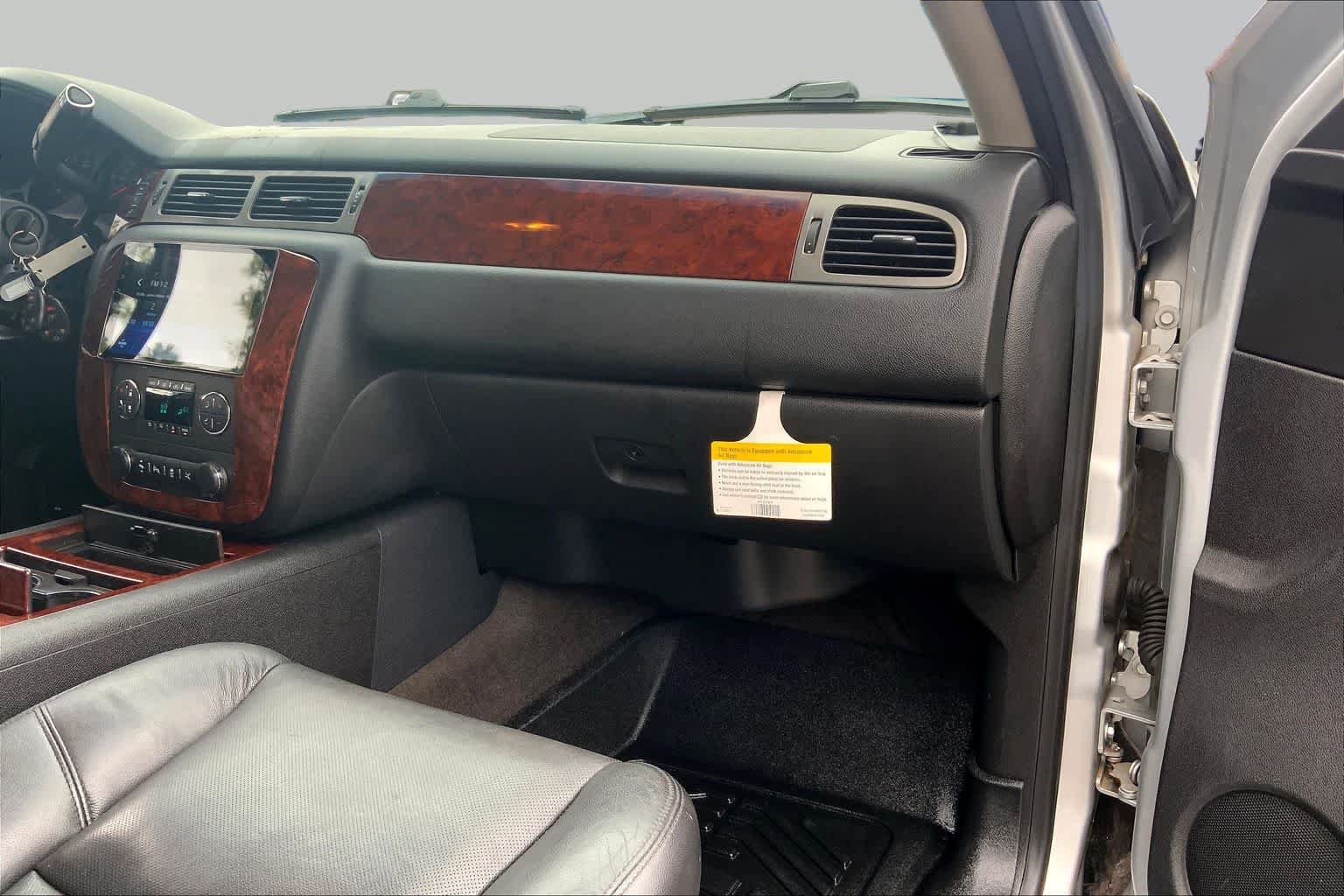 Used 2012 Chevrolet Tahoe LTZ RWD image 18