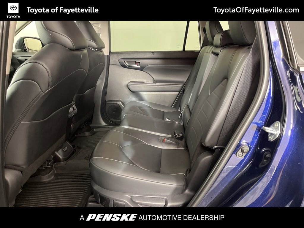 Certified 2025 Toyota Highlander XLE image 25