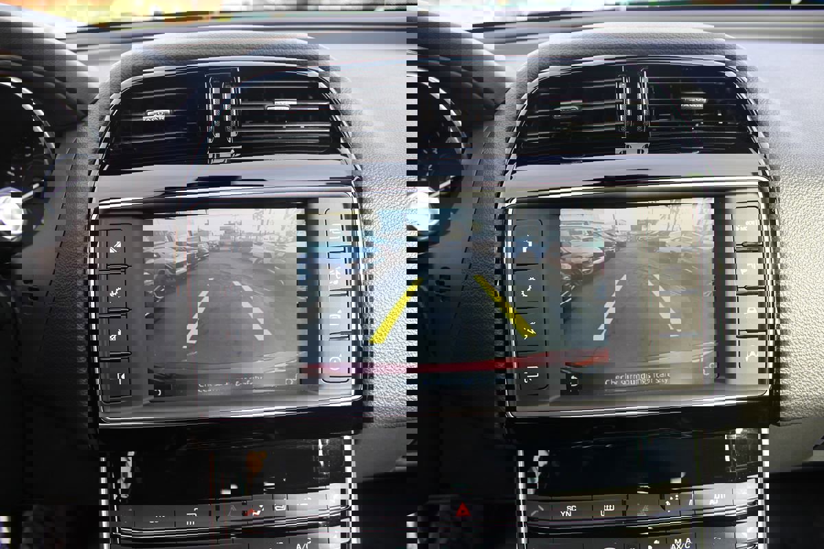 Used 2017 Jaguar XE Prestige image 31