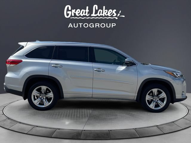 Used 2017 Toyota Highlander Limited w/ Carpet Mat Package AWD/4WD image 6