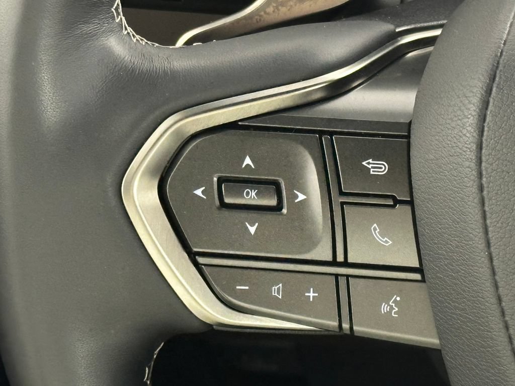 Used 2025 Lexus LX 600 4WD w/ Appearance Package image 32