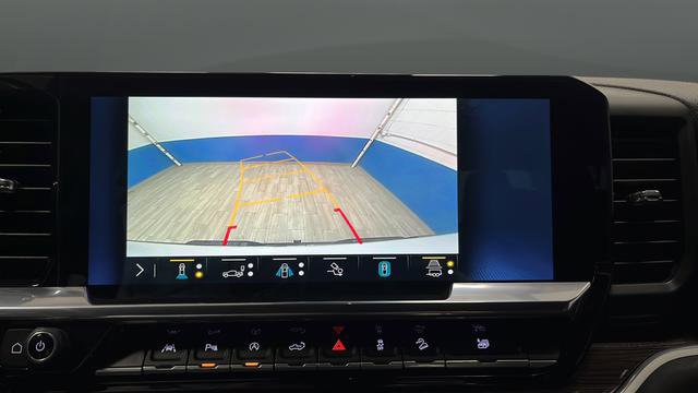 Used 2022 Chevrolet Silverado 1500 LT Trail Boss w/ LT Trail Boss Premium Package AWD/4WD image 13