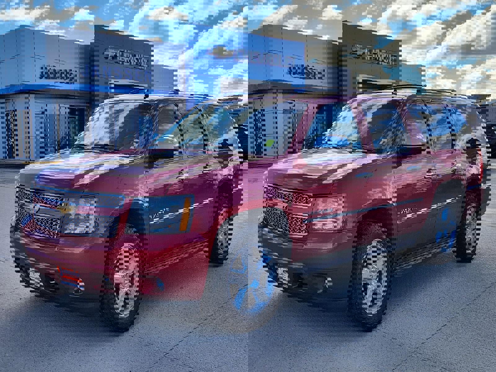 Used 2014 Chevrolet Suburban LTZ image 2