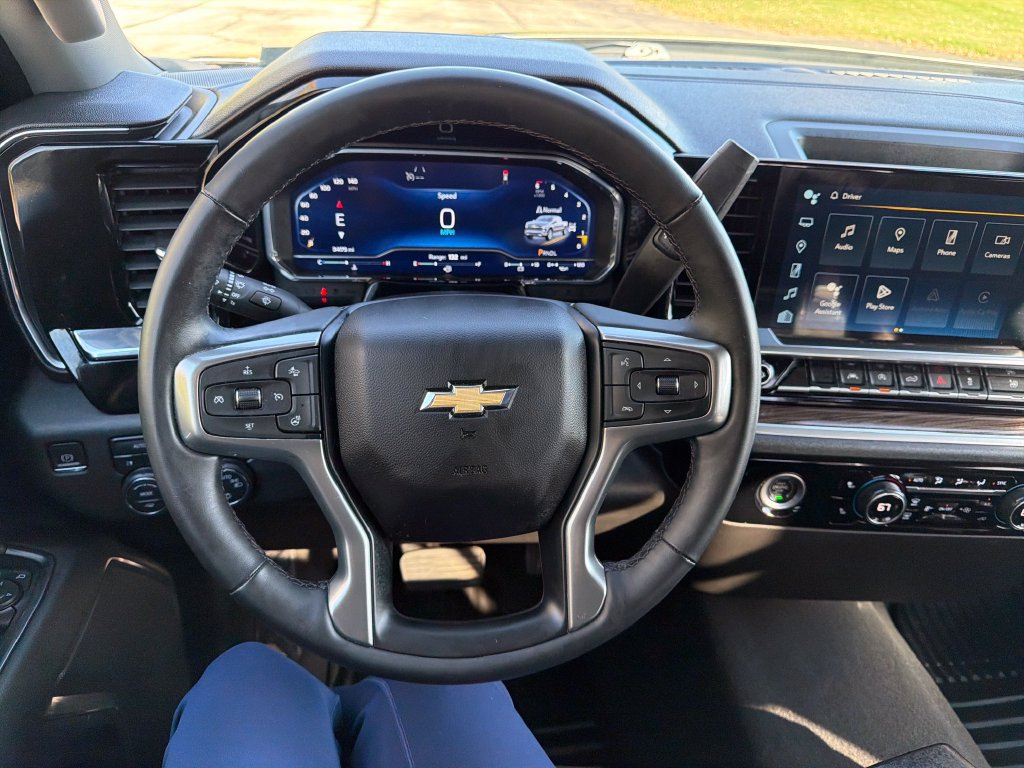 Used 2023 Chevrolet Silverado 1500 LT AWD/4WD image 18