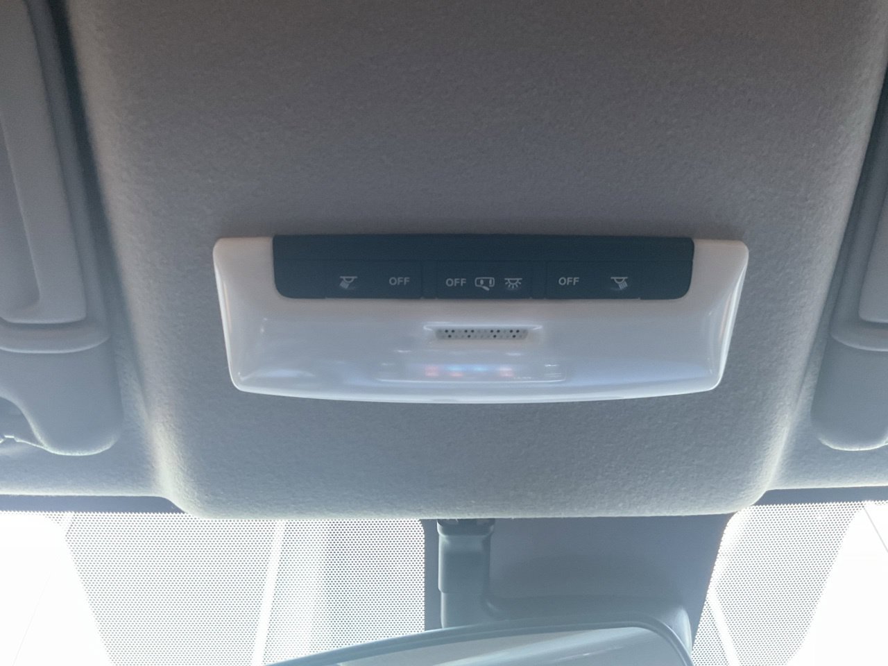 Used 2025 Nissan Versa SV w/ Trunk Package FWD image 18