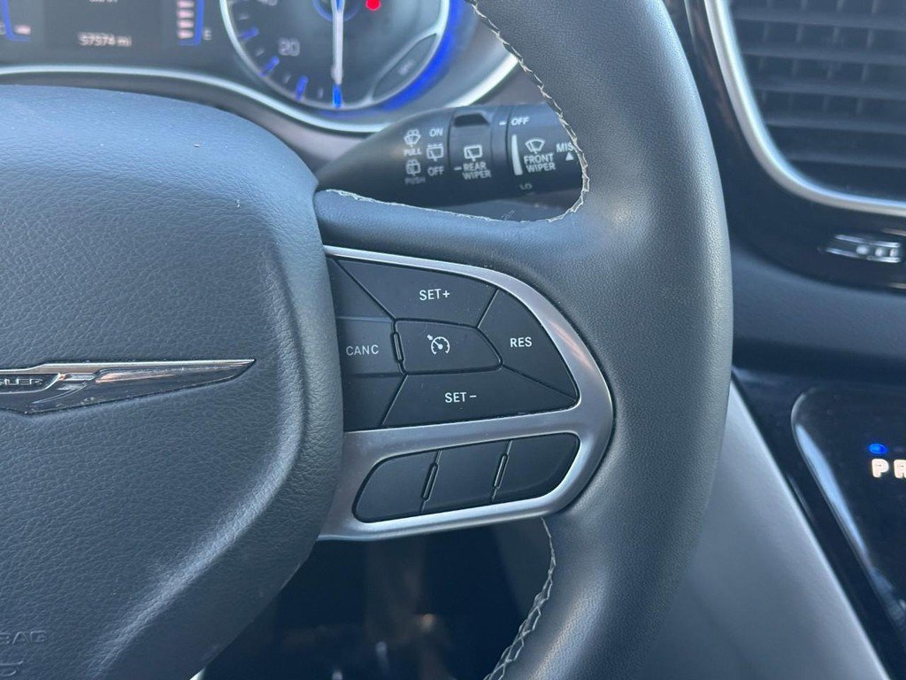 Used 2023 Chrysler Voyager LX image 22