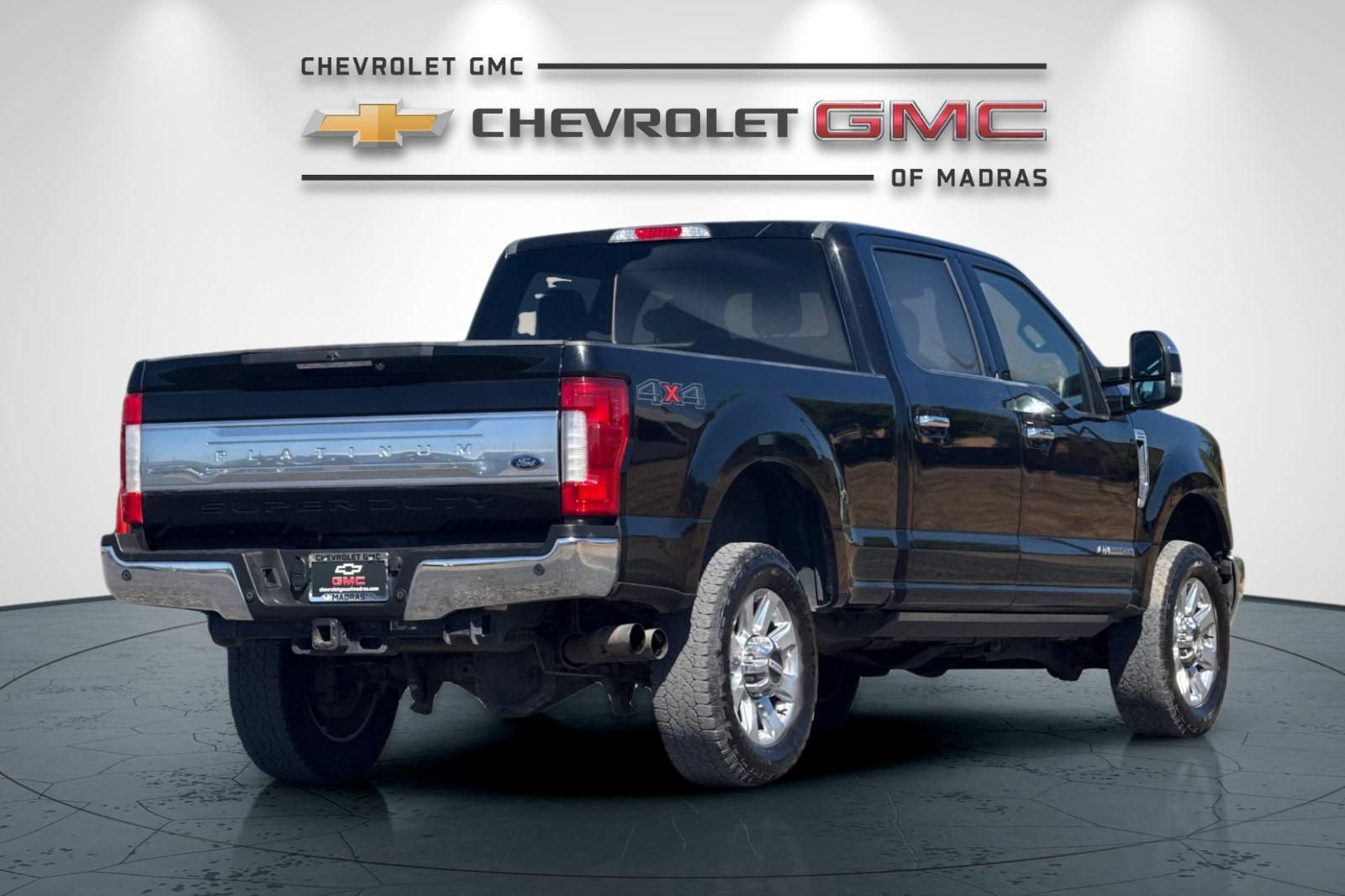 Used 2017 Ford F350 Platinum AWD/4WD image 3
