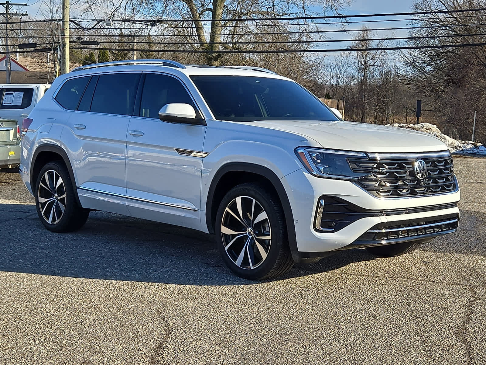 Used 2025 Volkswagen Atlas SEL Premium R-Line image 4