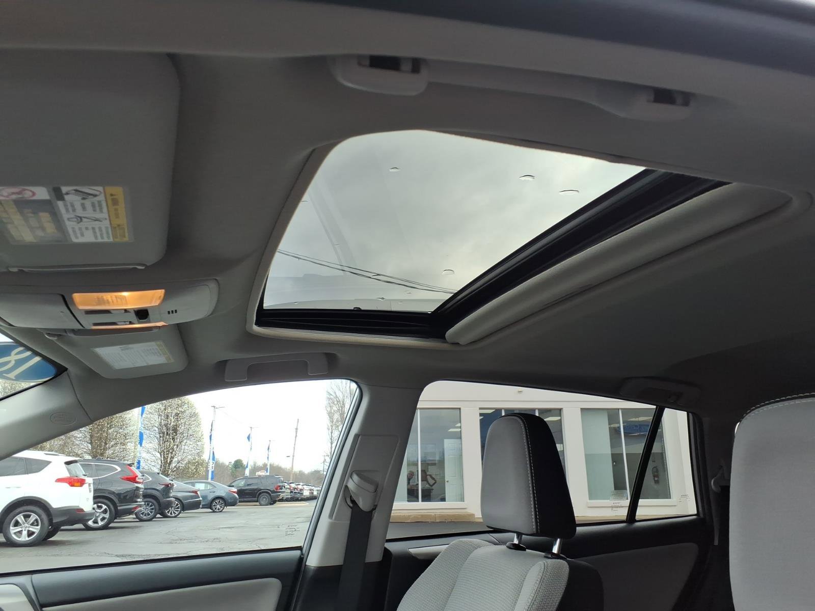 Used 2018 Toyota RAV4 XLE image 11