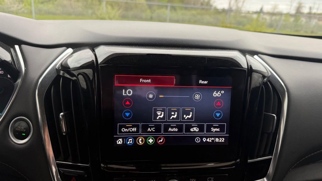 Used 2020 Chevrolet Traverse LT FWD image 13