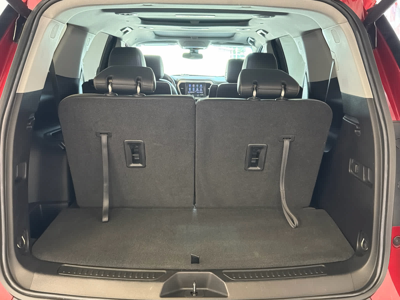 Used 2023 GMC Acadia SLT FWD image 7