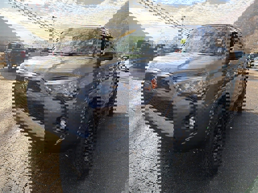 Used 2019 Toyota 4Runner SR5 image 10