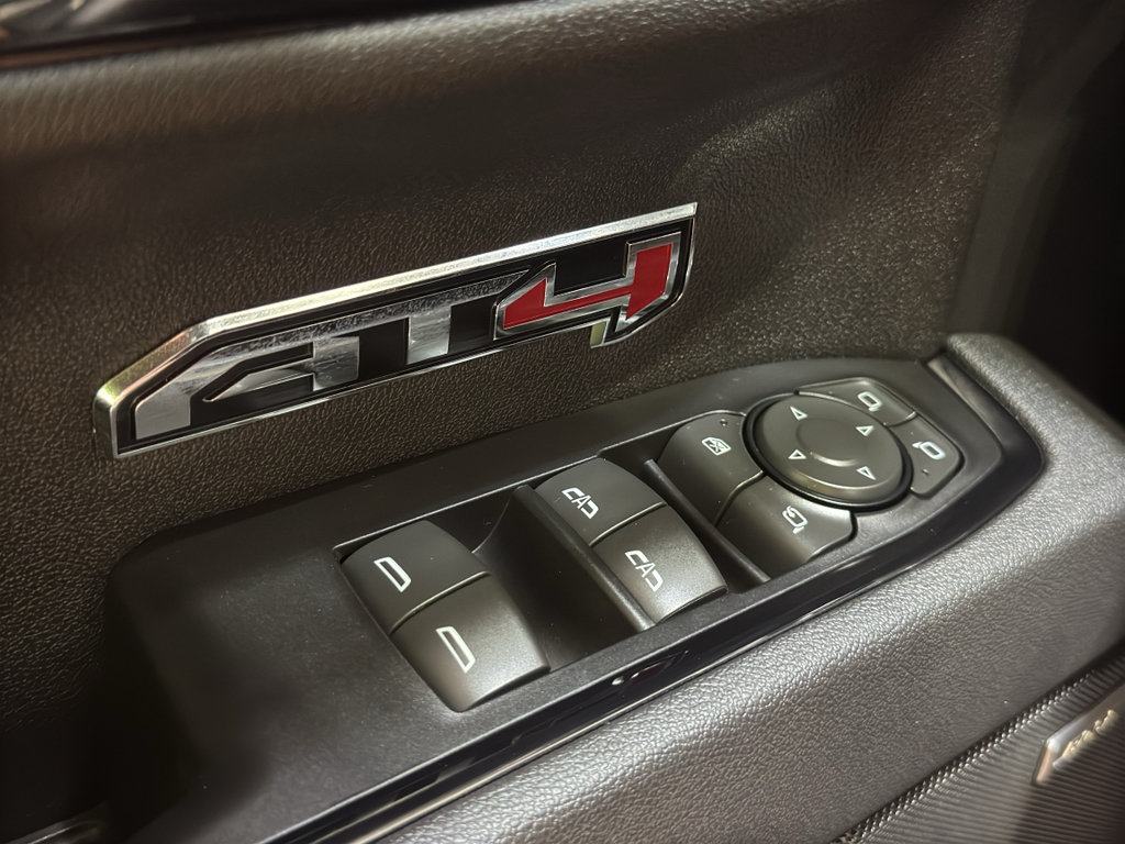 Used 2025 GMC Sierra 1500 AT4 w/ AT4 Premium Package AWD/4WD image 39