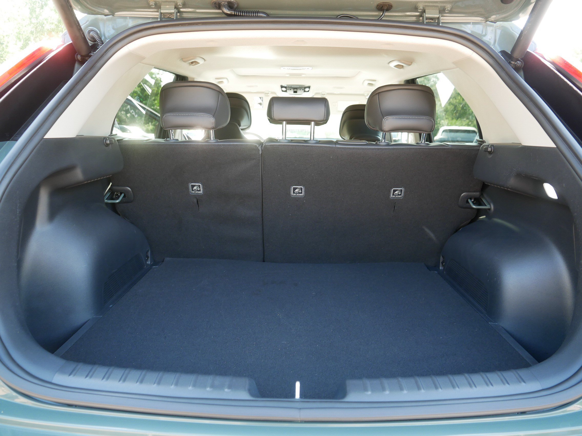 Certified 2025 Kia Niro SX Touring FWD image 18