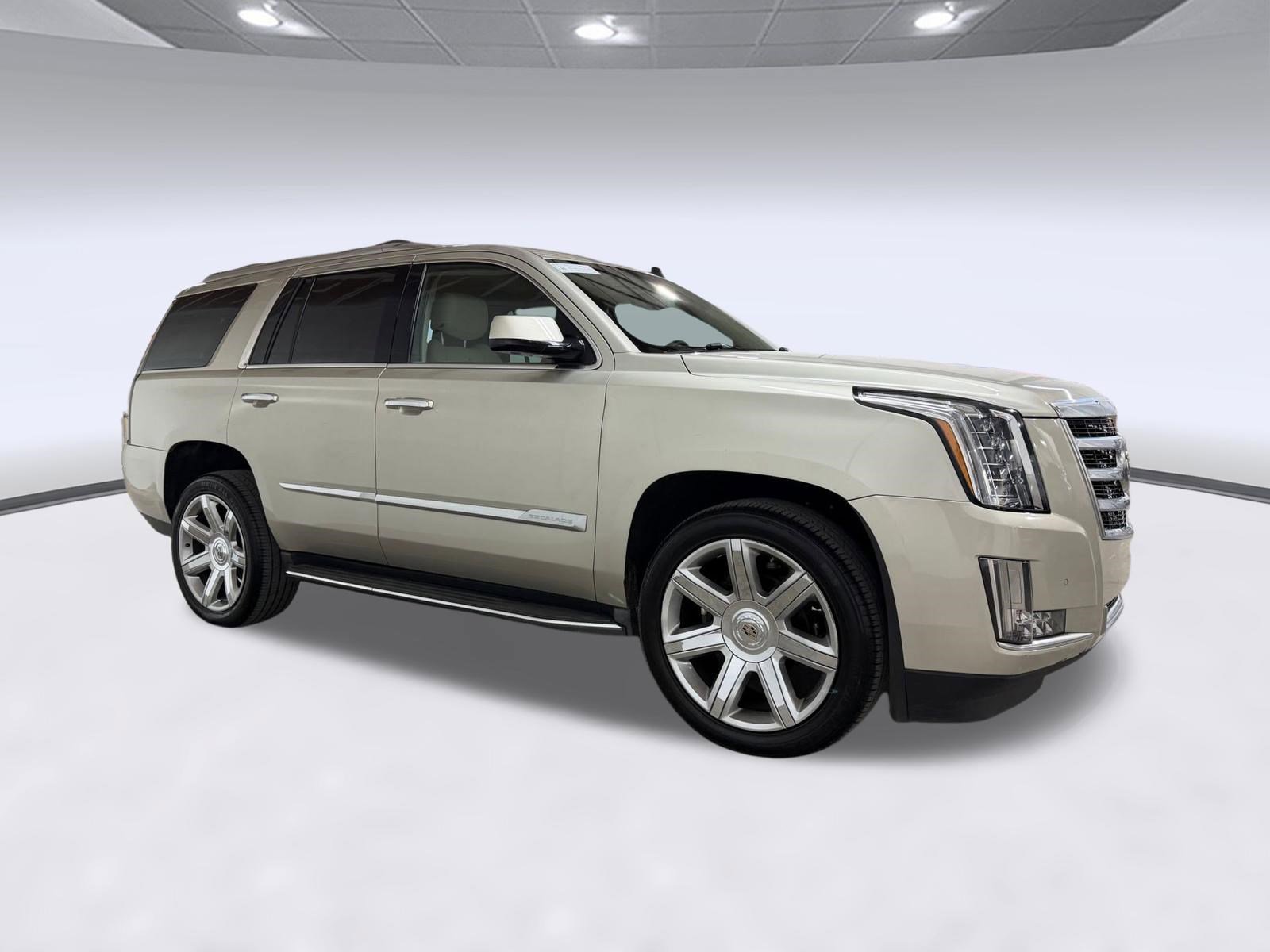 Used 2015 Cadillac Escalade Luxury AWD/4WD image 7