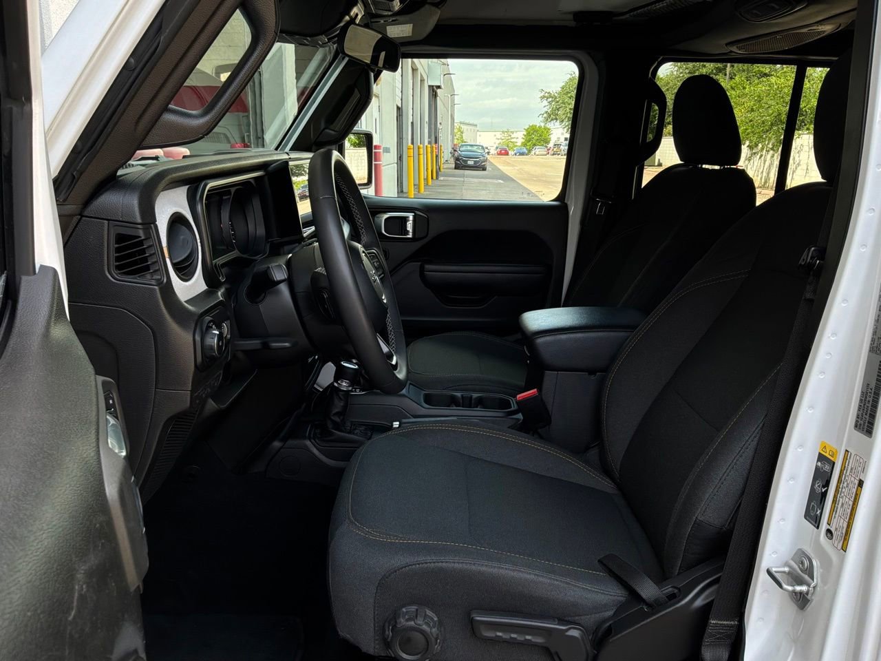 Used 2025 Jeep Wrangler Unlimited Sport AWD/4WD image 10