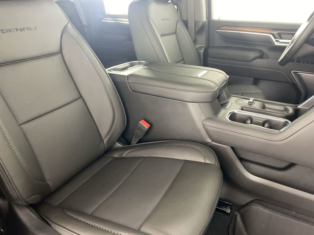 New 2025 GMC Sierra 2500 Denali w/ Denali Reserve Package image 30