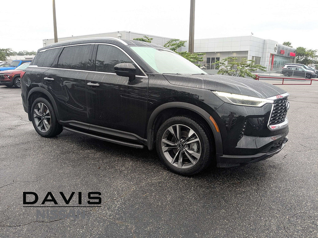 Used 2025 INFINITI QX60 Luxe w/ Cargo Package FWD image 2