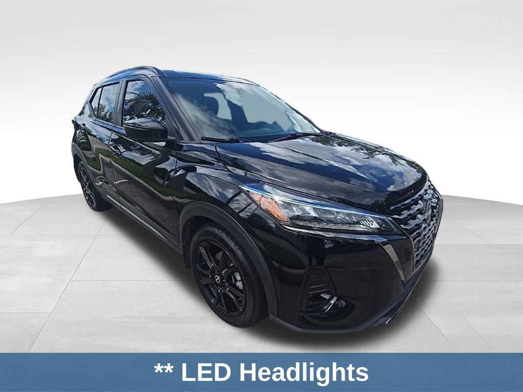 Used 2023 Nissan Kicks SR w/ SR Premium Package FWD image 9