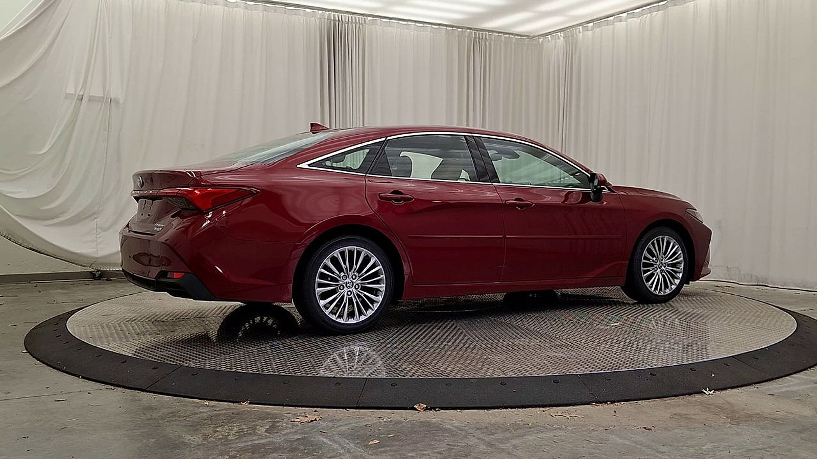 Certified 2022 Toyota Avalon Limited w/ Advanced Safety Package FWD image 7