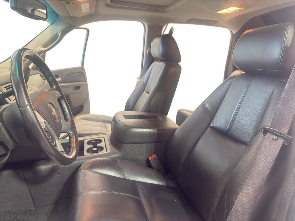Used 2011 Chevrolet Avalanche LT w/ Luxury Package image 14