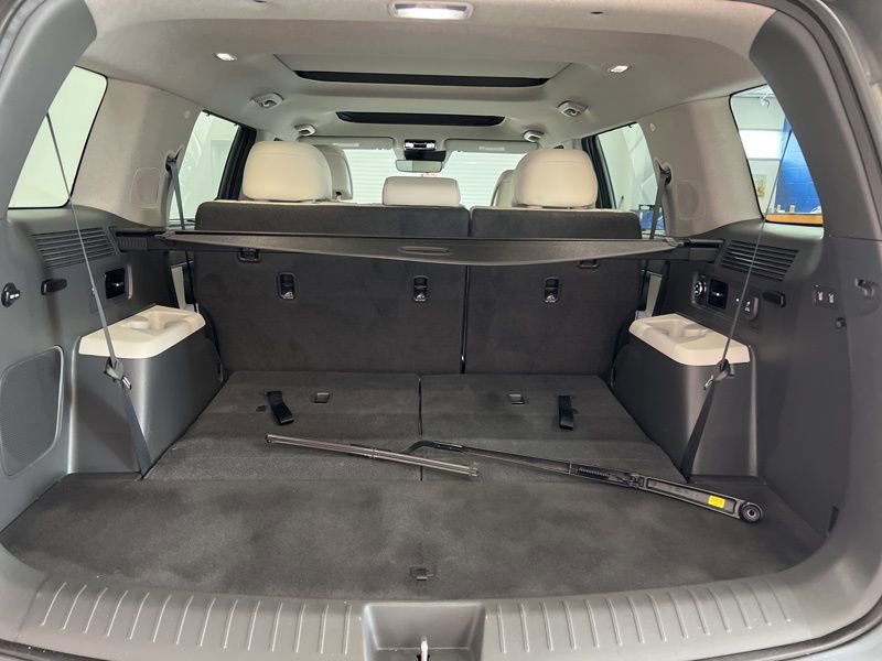 Used 2024 Hyundai Santa Fe Limited AWD/4WD image 8