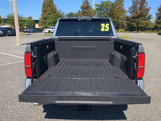 Certified 2025 Toyota Tacoma SR5 AWD/4WD image 14