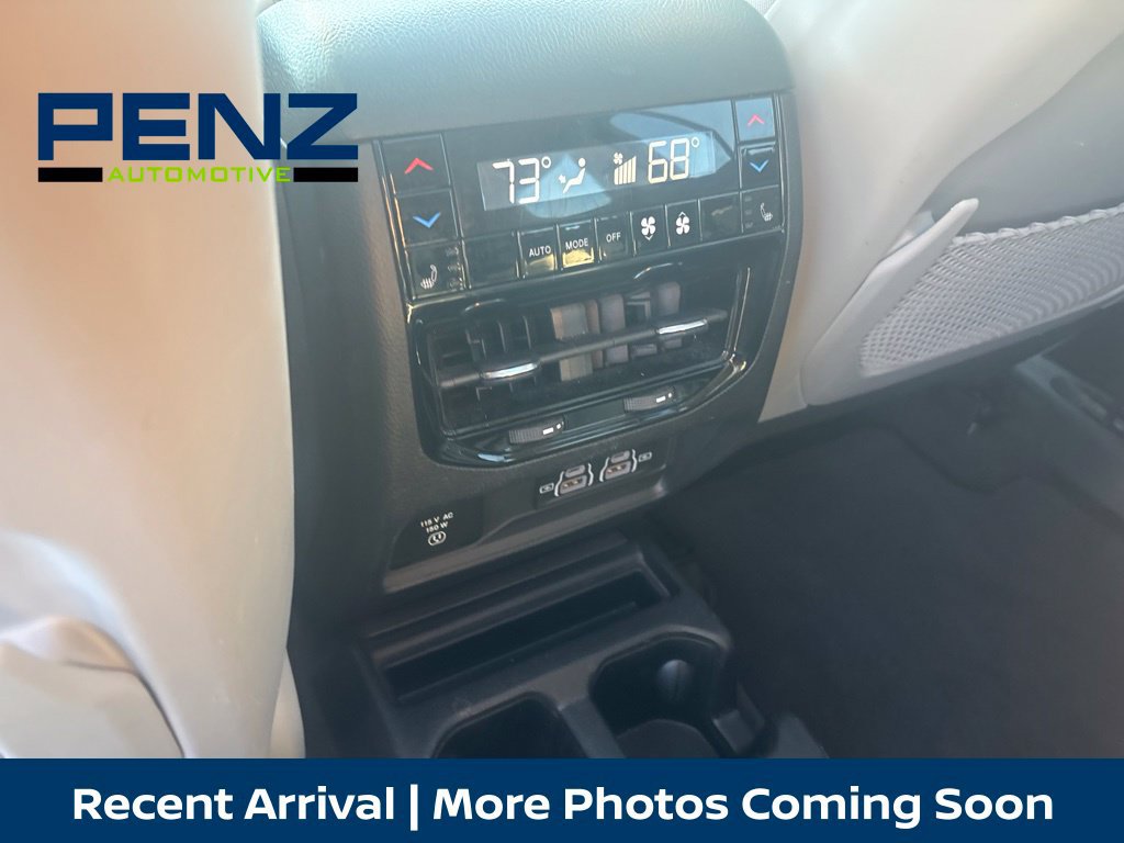 Used 2021 Jeep Grand Cherokee L Overland w/ Luxury Tech Group IV AWD/4WD image 15