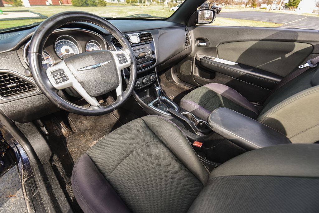 Used 2012 Chrysler 200 Touring FWD image 39