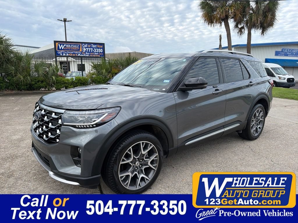 Used 2025 Ford Explorer Platinum w/ Ultimate Package AWD/4WD image 1