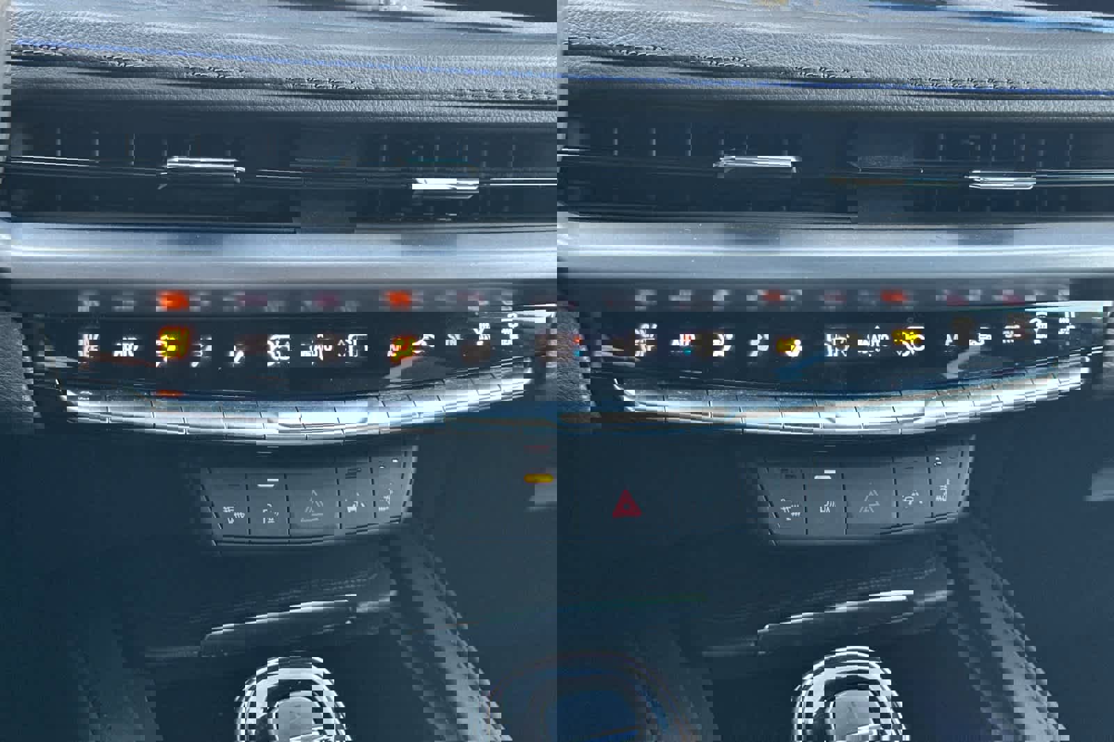 Used 2024 Cadillac XT4 Sport w/ Technology Package image 23