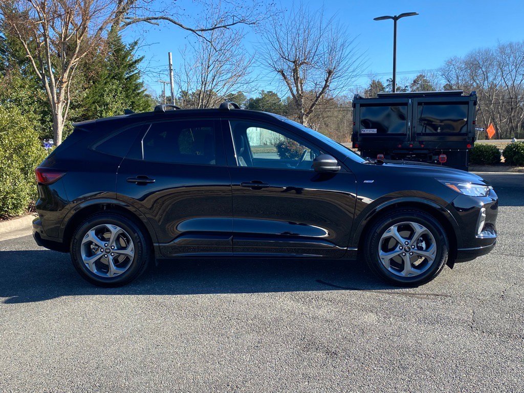 Certified 2023 Ford Escape ST-Line w/ Tech Pack #1 image 3