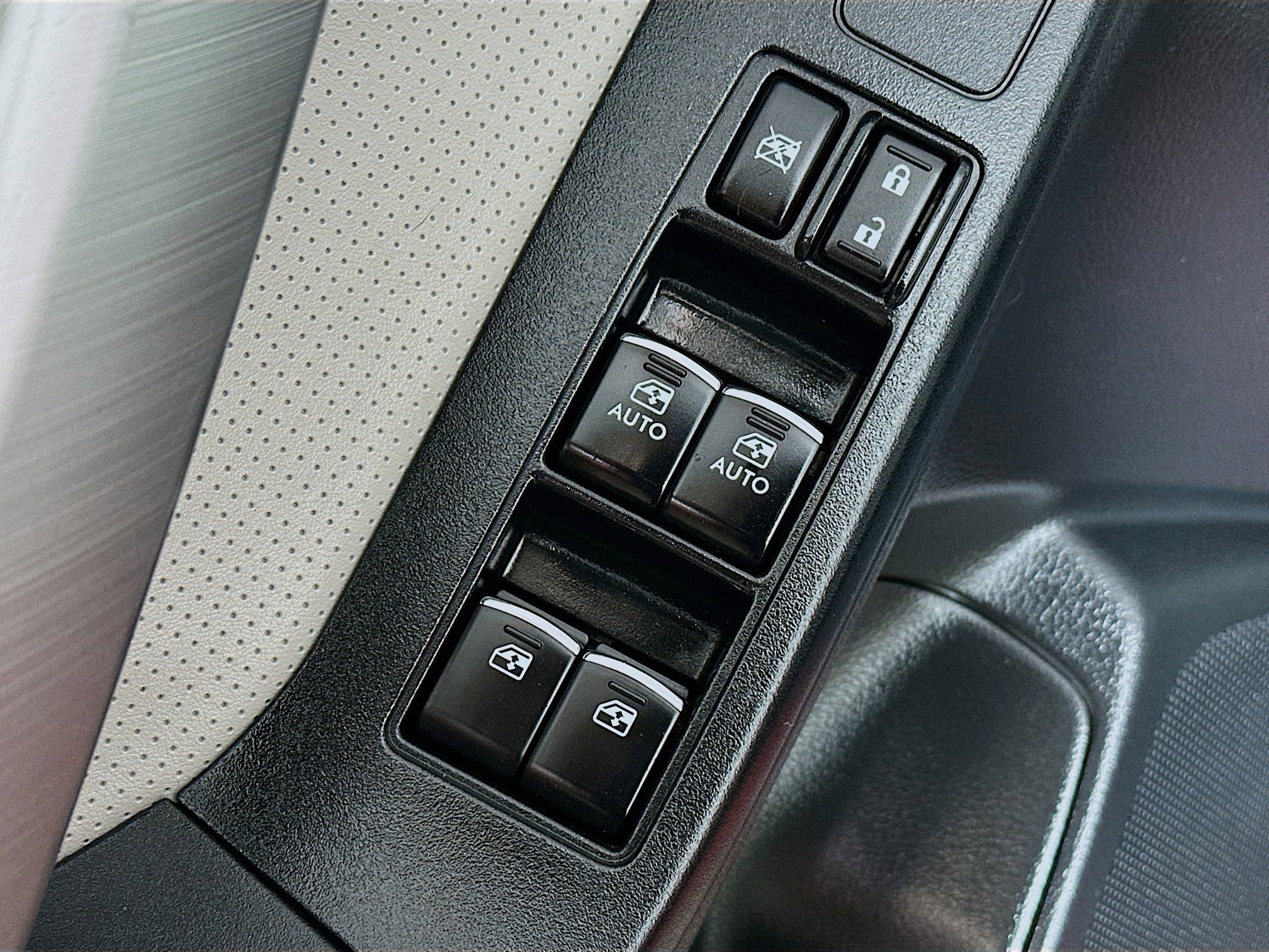 Used 2018 Subaru Forester 2.5i Limited image 18