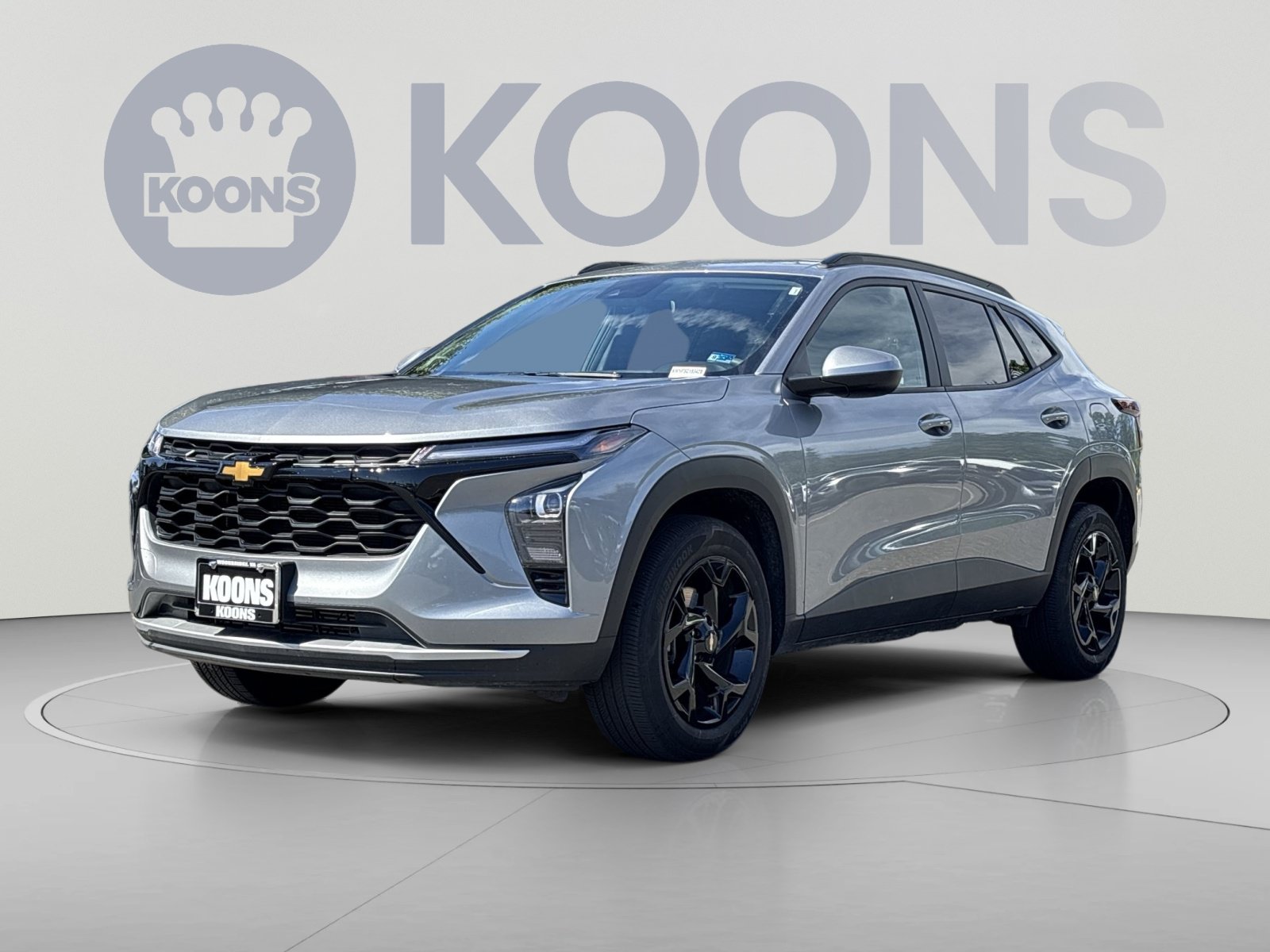 Used 2025 Chevrolet Trax LT FWD image 1