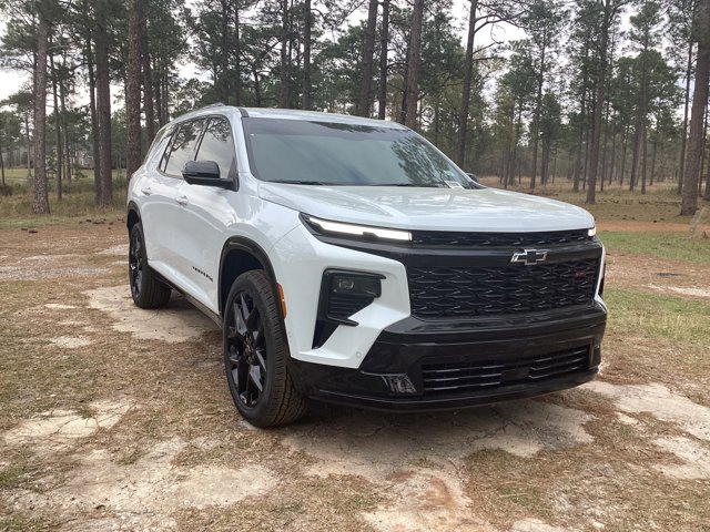 New 2026 Chevrolet Traverse RS w/ LPO, Floor Liner Package FWD image 6